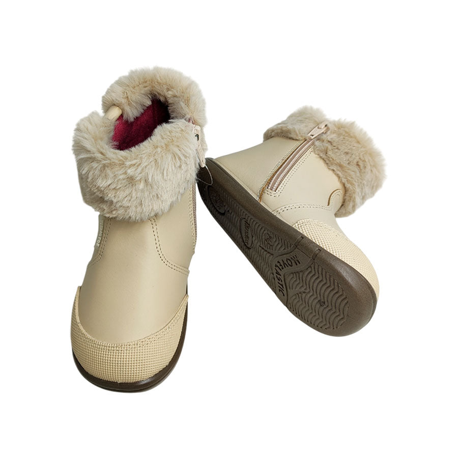 Botín de pelos con puntera Titanitos