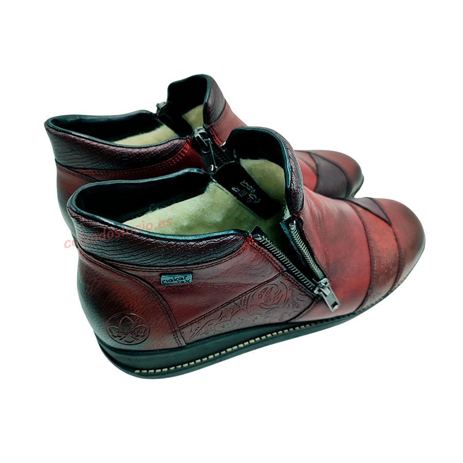 Bota con forro de lana virgen Rieker