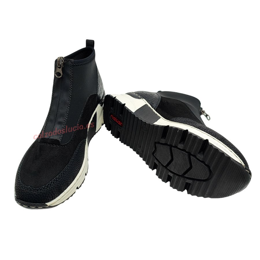 Botín plataforma y cremallera de Rieker