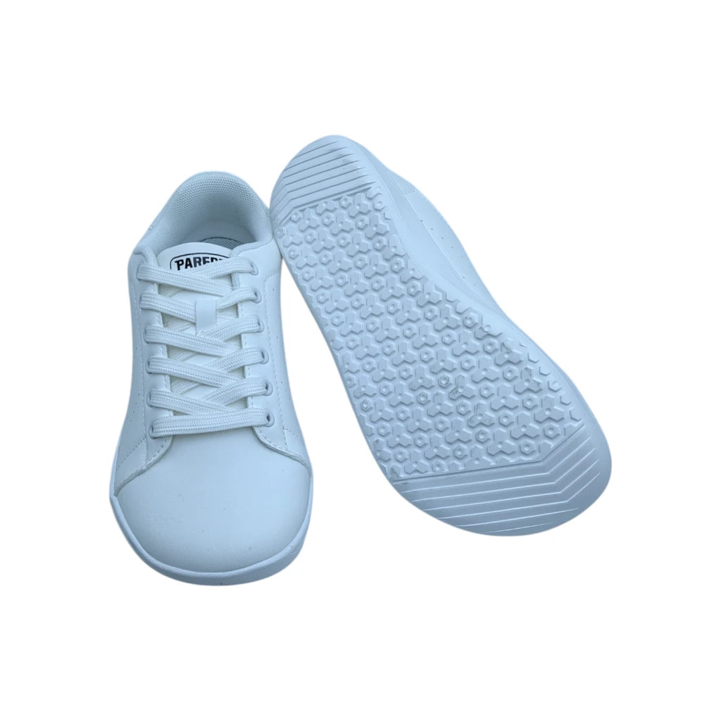 calzado respetuoso y minimalista en blanco