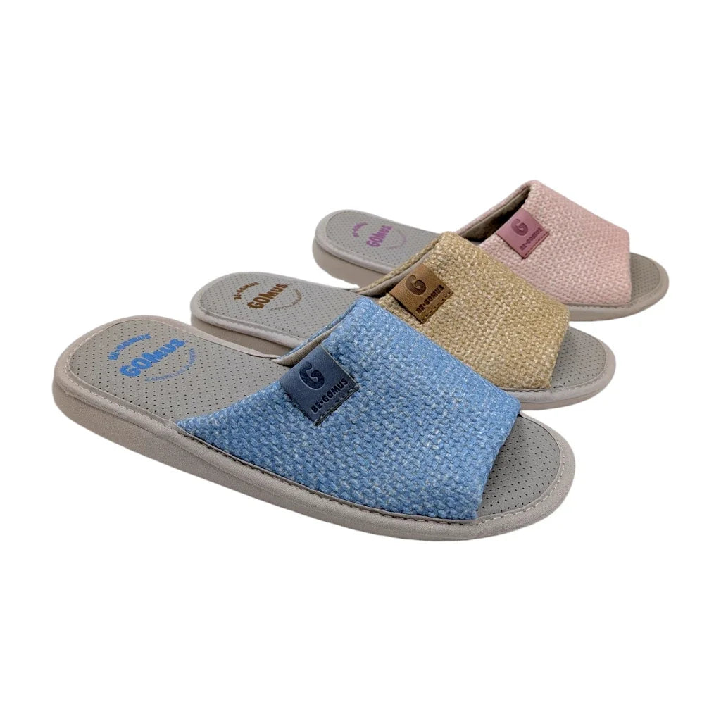 Pantuflas abiertas para mujer de la marca Gomus 645 para descanso en casa.