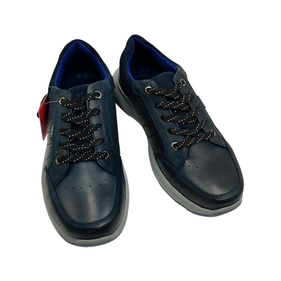 Deportivo casual modelo Arén de Paredes