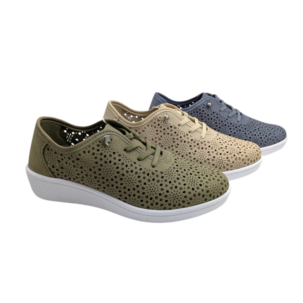 Zapatilla con calado floral de Pikarinas (Vulca-Bicha)