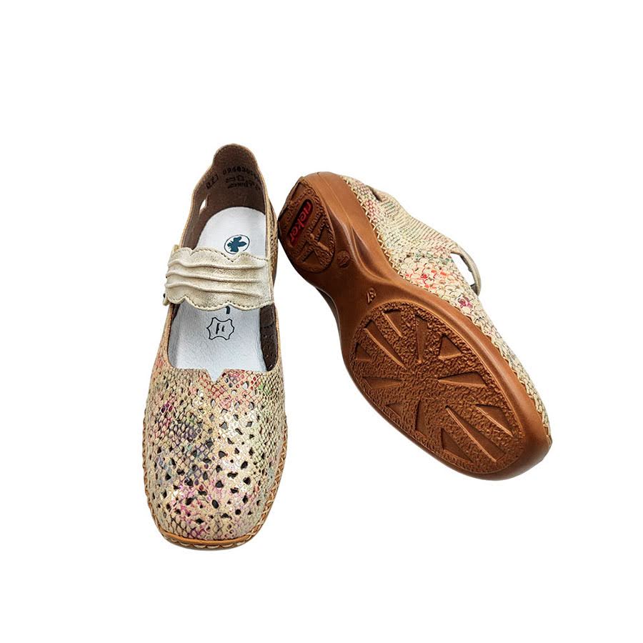 Zapato de verano con picado de colores