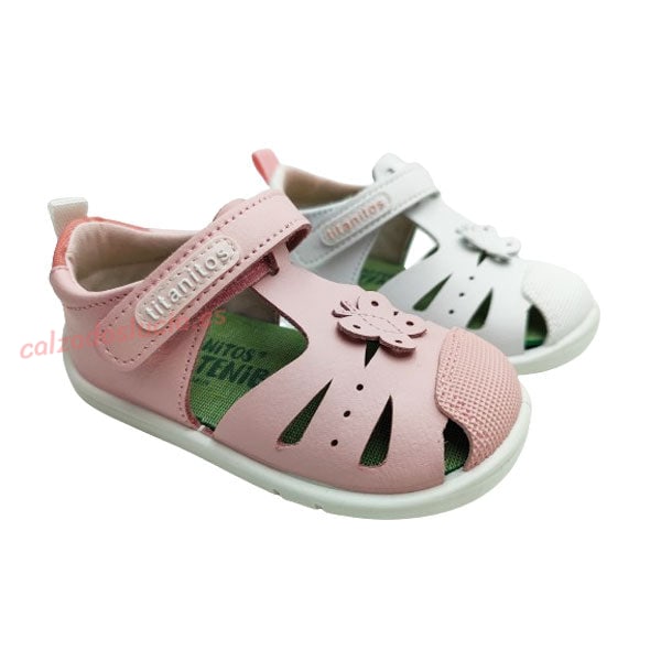 Sandalia de niña con puntera cerrada
