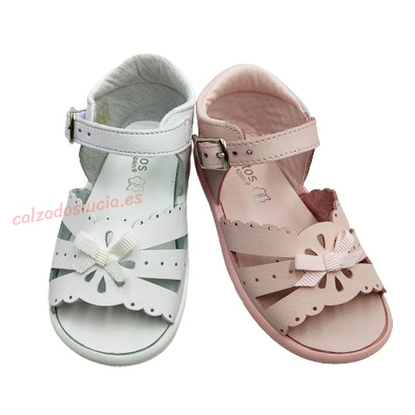 Sandalia puntera abierta de Titanitos para niña
