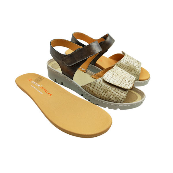 Sandalia de cuña con plantilla extraíble