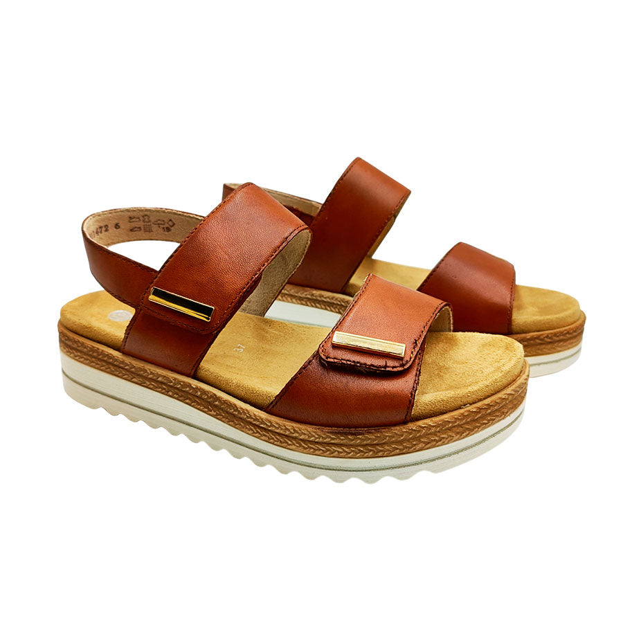 Sandalia de velcros y plantilla Remonte