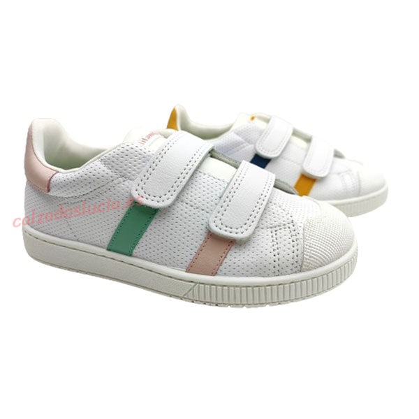 Zapatilla picada para el verano de Titanitos