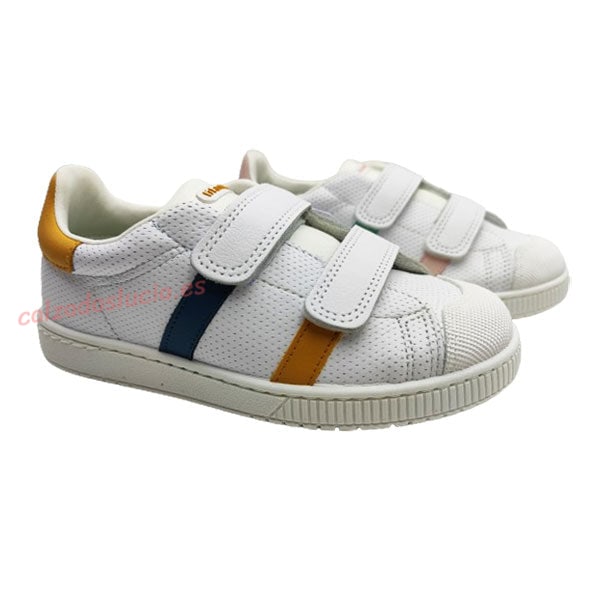 Zapatilla picada de verano de Titanitos