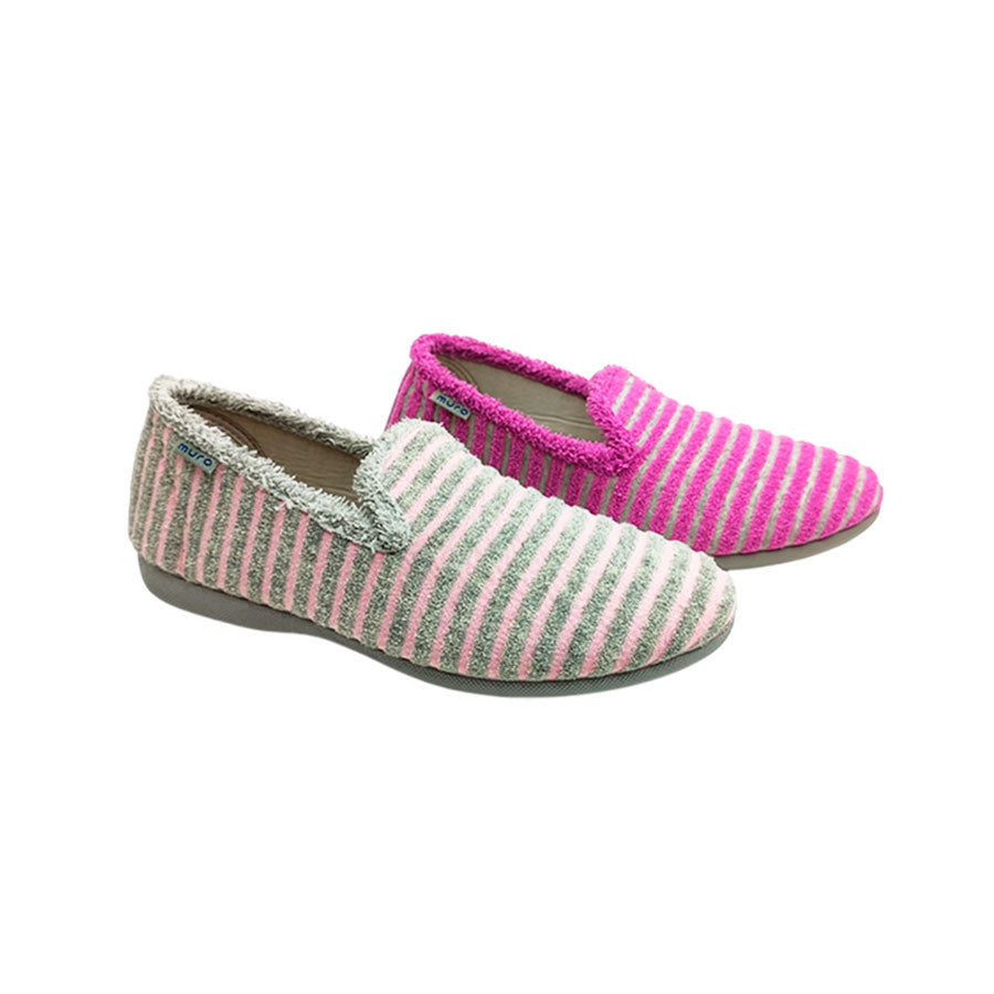 Zapatilla de casa cerrada y transpirable de Muro