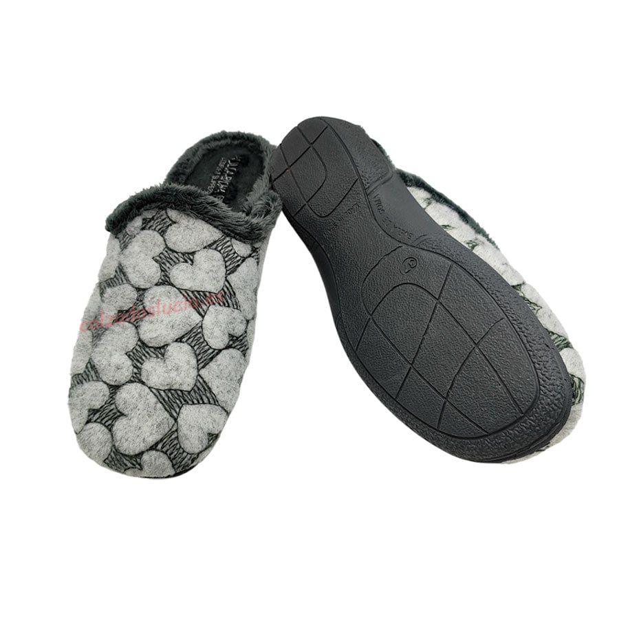 Zapatilla de casa corazones de Vulca Bicha