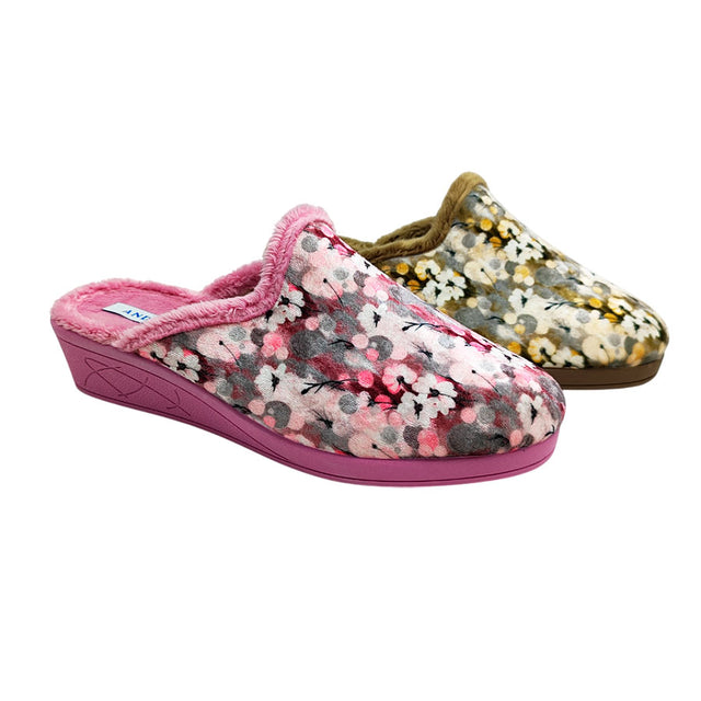 Zapatilla satinada rosa Andinas con cuña