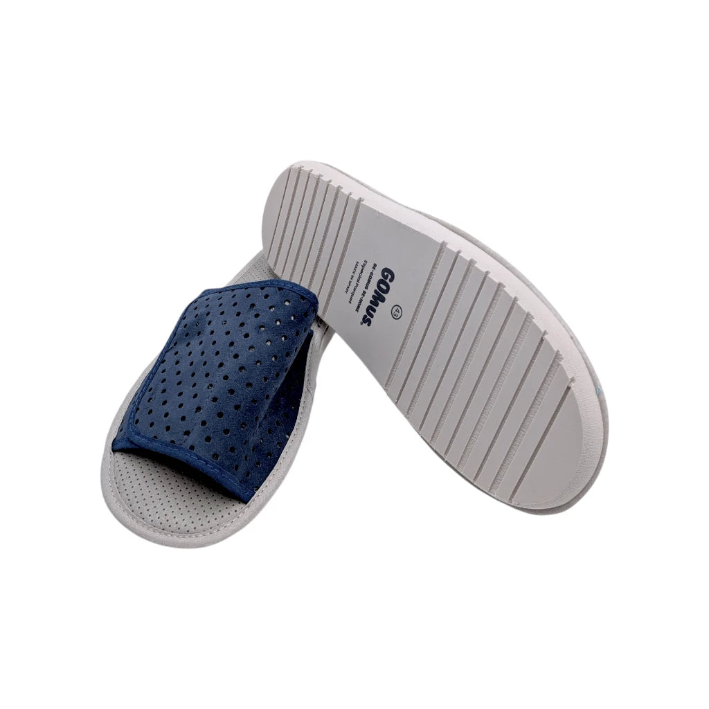 Suela blanca ligera y plantilla acolchada de zapatilla tipo chinela para hombre.