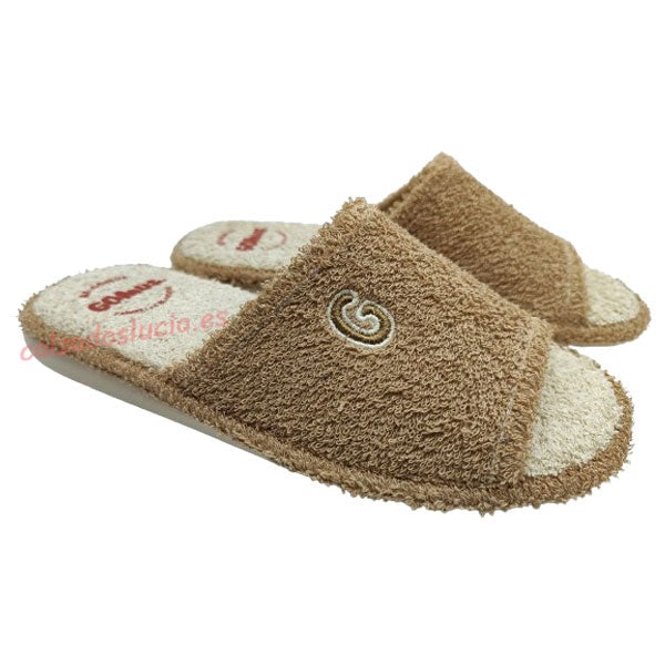 Zapatilla casa tostado verano Gomus