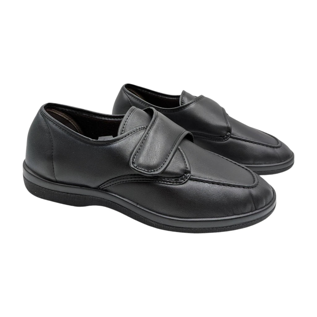 zapato confort de hombre horma ancho en negro marca Doctor Cutillas