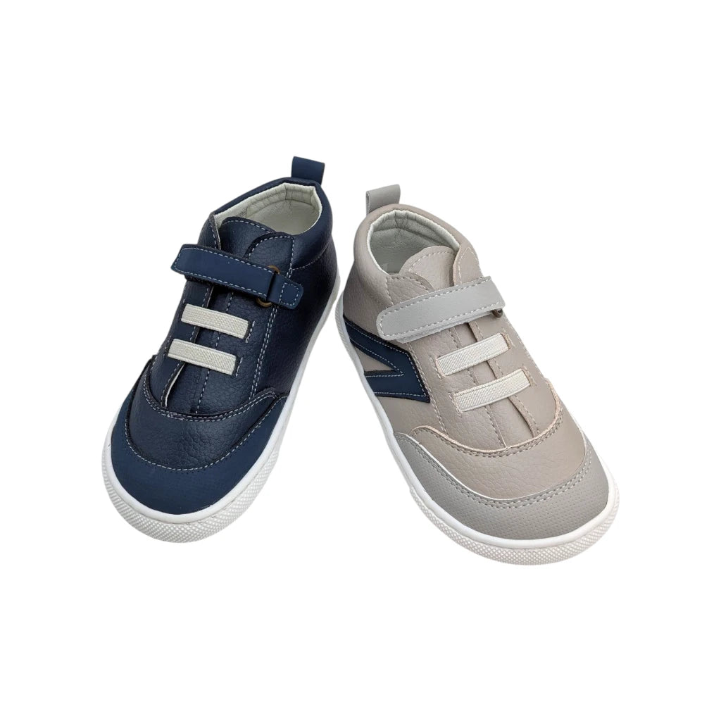 Botines deportivos infantiles de piel marca Qkis referencia 2579 en color beige y marino
