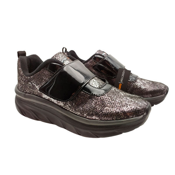 Deportiva de mujer con plataforma del Doctor Cutillas