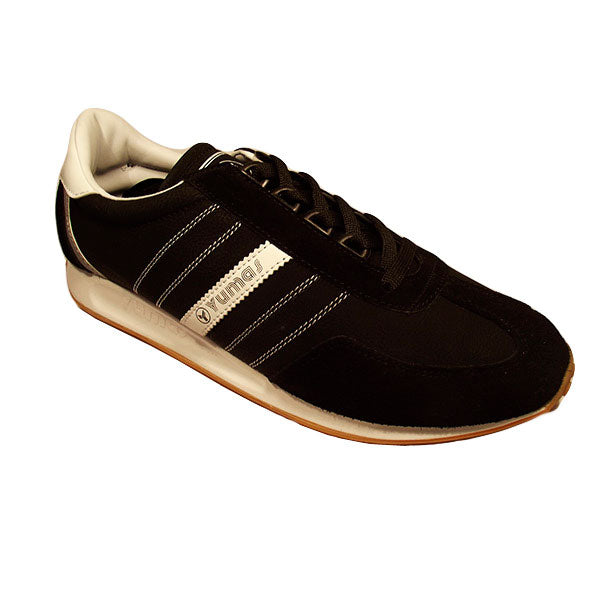 Zapatilla clásica de Yumas New Mónaco negro