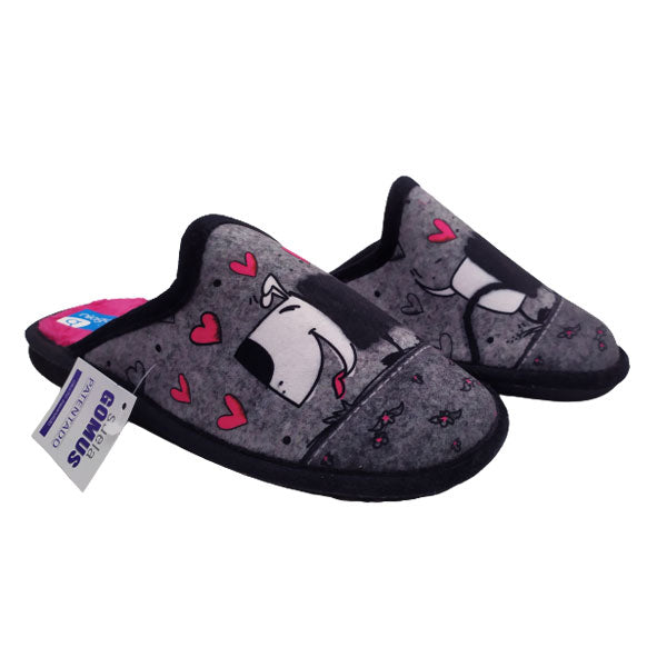 Zapatilla de casa original para chica en invierno