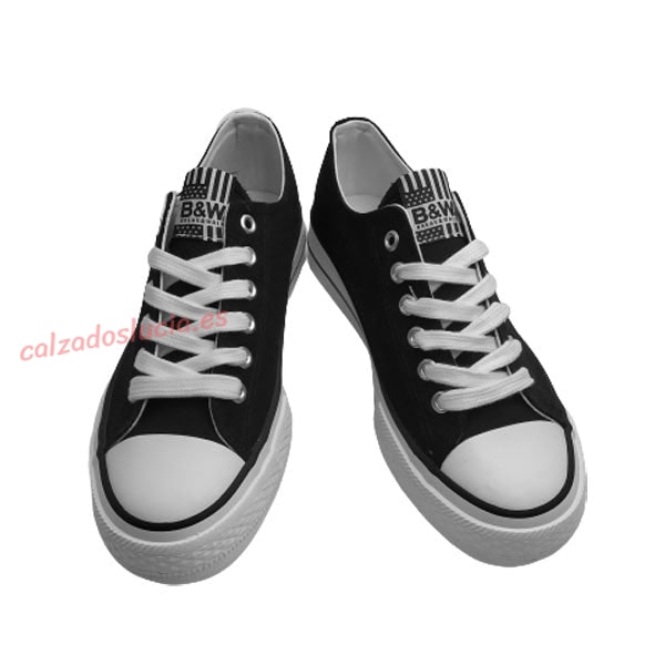 Lona negra con puntera y plataforma