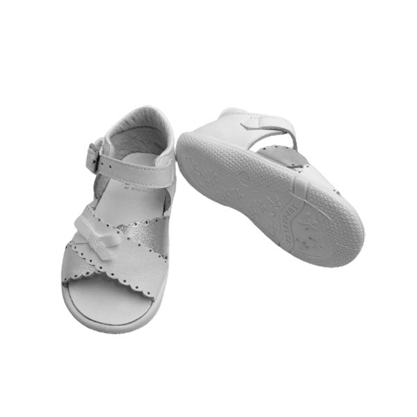 Sandalia blanca de Titanitos para bebé