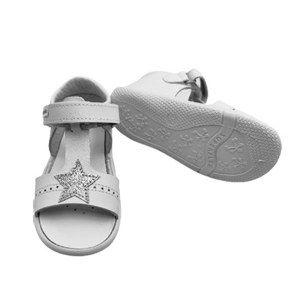 Sandalia con purpurina de Titanitos talón cerrado