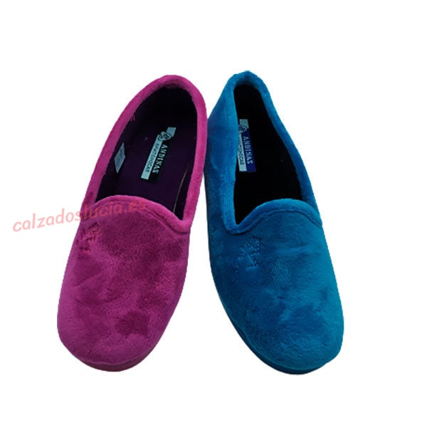 Zapatilla abrigada con cuña de mujer