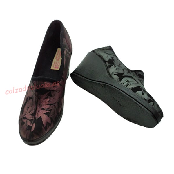 Zapatilla de Salemera con cuña alta