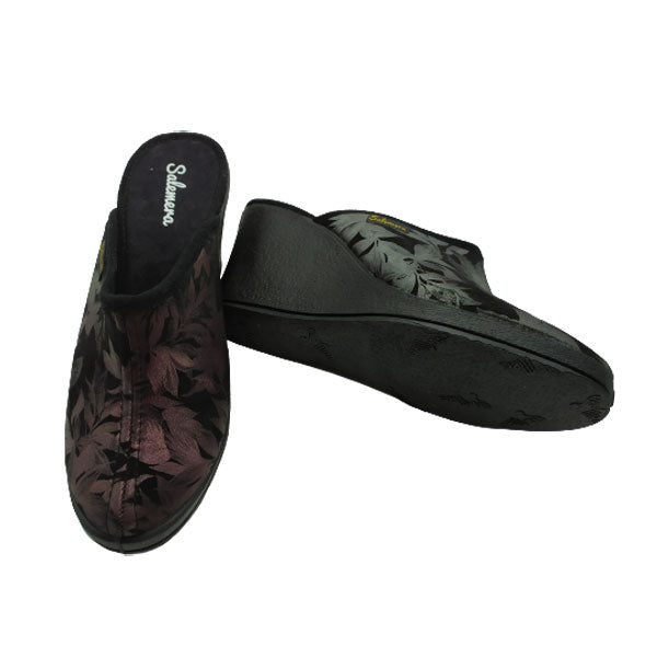 Zueco alto de mujer en paño de invierno