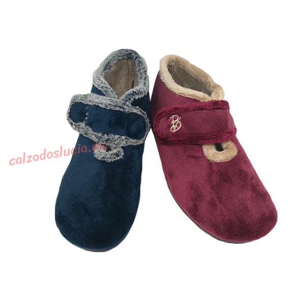 Zapatilla casa botín con velcro para señora