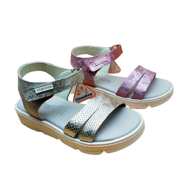 Sandalia de velcro y plataforma Titanitos