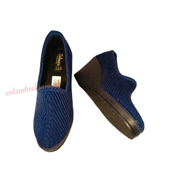 Zapatilla cerrada de pana Salemera