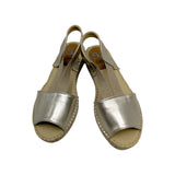 Detalle de la banda elástica y costuras artesanales de la alpargata Salvi.