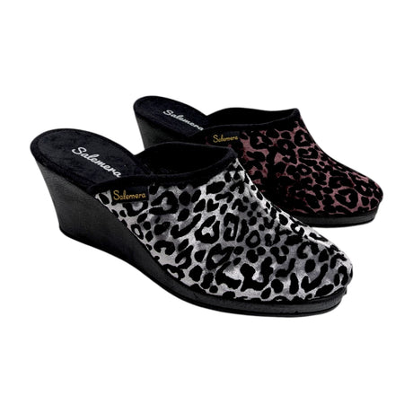 Perfil de las zapatillas de cuña alta Salemera en color perla con negro y burdeos con negro.