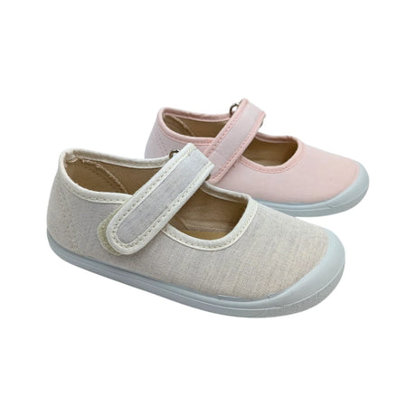 Cierre de velcro de zapato tipo mercedita de lona para niña.