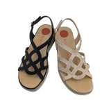 Primer plano de las tiras con strass de la sandalia Doctor Cutillas.