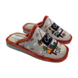 Zapatillas de estar por casa Andinas modelo Café en color beige con ribete de peluche terracota.