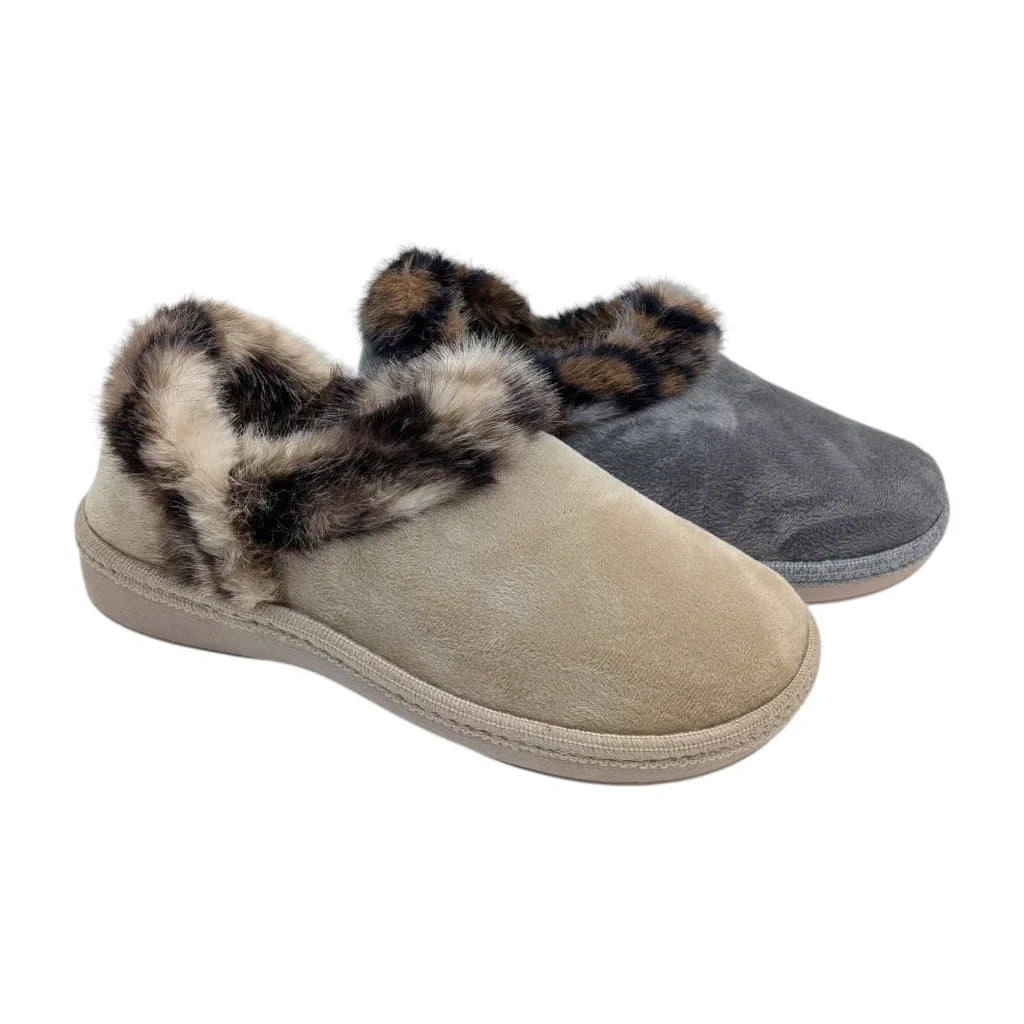 Zapatilla de casa ribete de pelos estampado de animal print