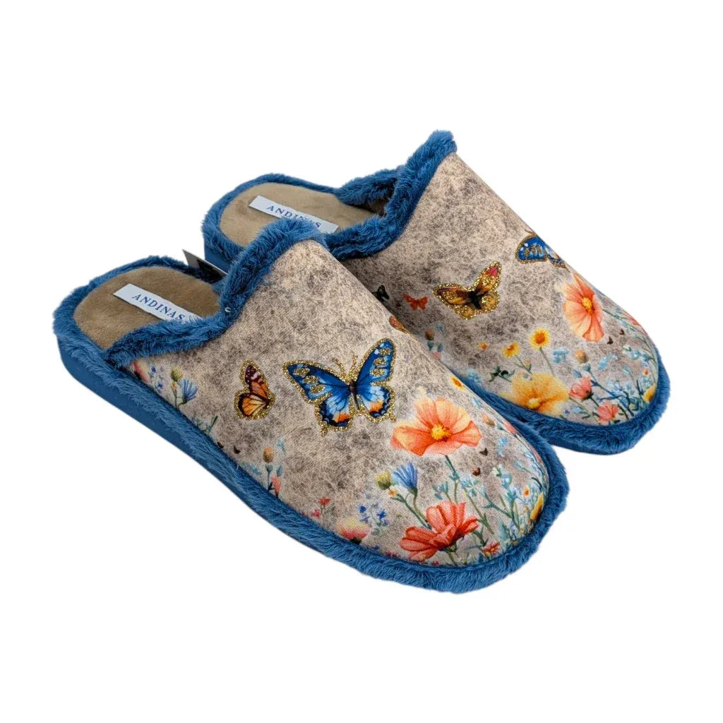 Zapatillas de casa destalonadas para mujer Andinas con estampado de mariposas y flores en azul y beig