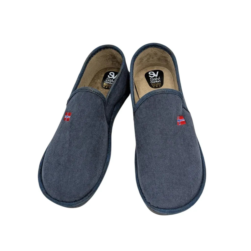Detalle del forro interior cálido y acogedor del zapato de casa cerrado Salvi para hombre.