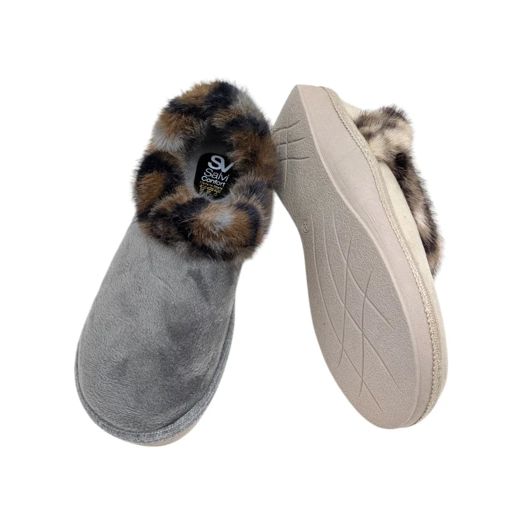 Zapatilla de casa ribete de pelos estampado de animal print