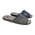 Pareja de zapatillas de casa Gomus para hombre en color gris y azul con bordado de avión.