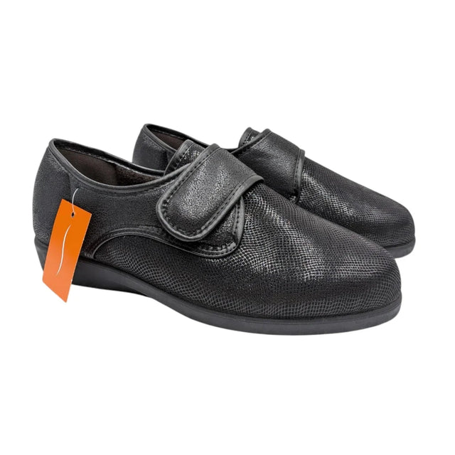 Vista lateral de la zapatilla para pies muy anchos y muy deformados de la marca Doctor Cutillas de mujer