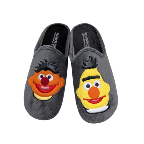 Vista de arriba de bordado de simpáticos personajes naranja y amarillo de Vulca-Bicha para hombre