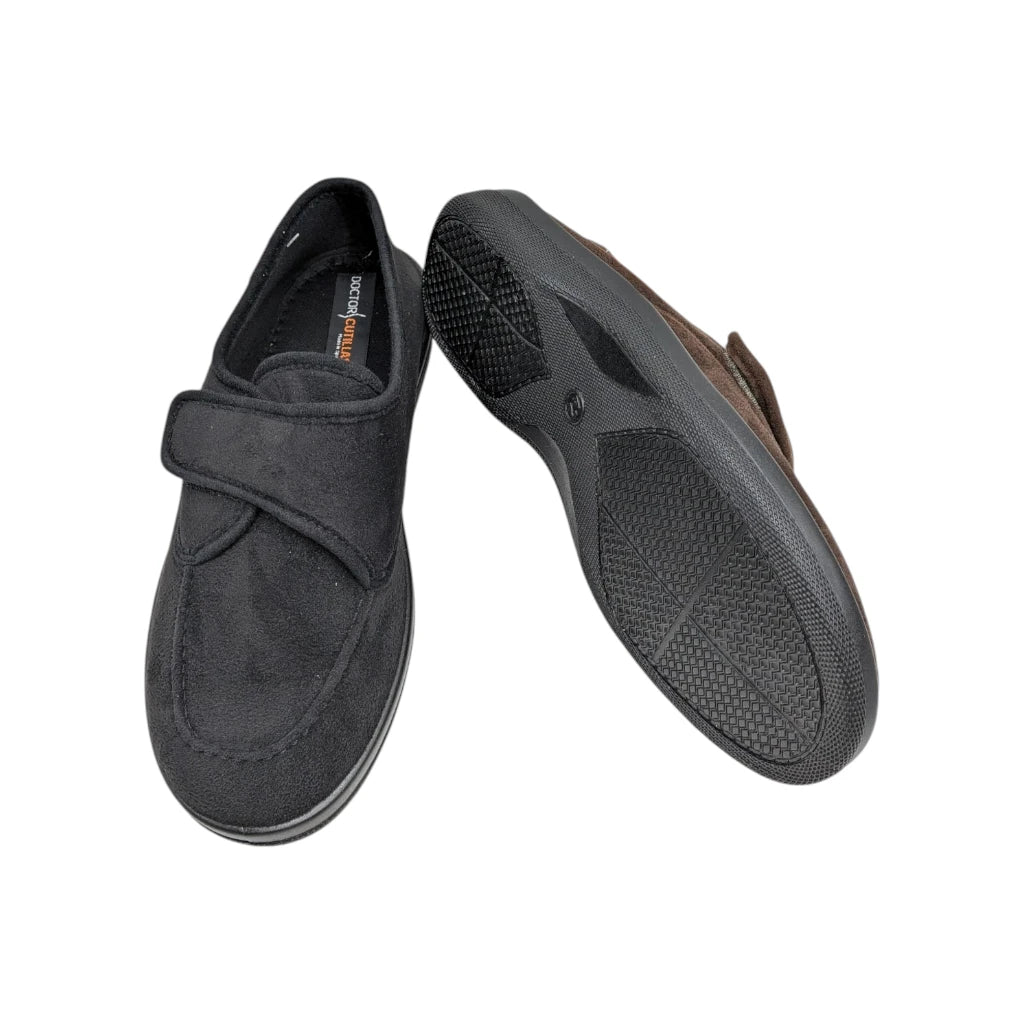 Vista de la zapatilla cómoda para pies inflamados de hombre, modelo 21292 de doctor Cutillas