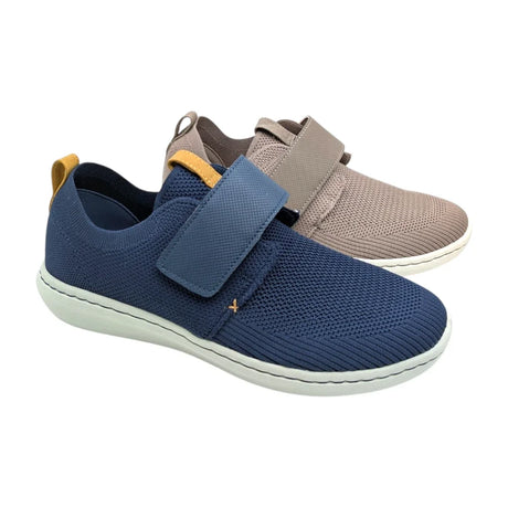 Detalle del tejido elástico transpirable y sin costuras de la zapatilla Doctor Cutillas.