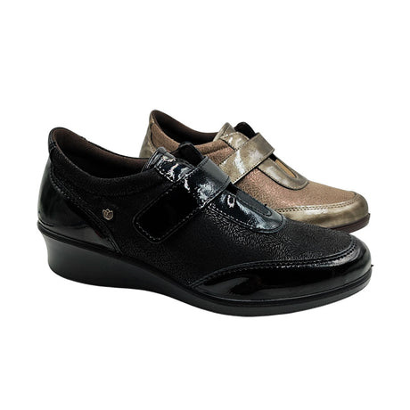 Zapato negro de Laura Azaña con velcro