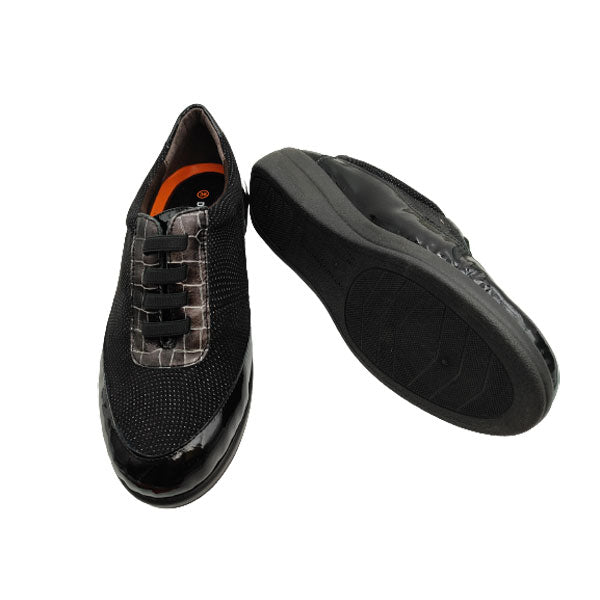 Zapato negro con gomas D. Cutillas