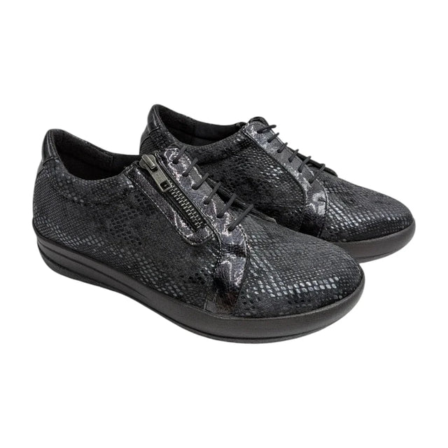 Zapato extra ancho de mujer Doctor Cutillas en color negro con cremallera lateral y cordones.
